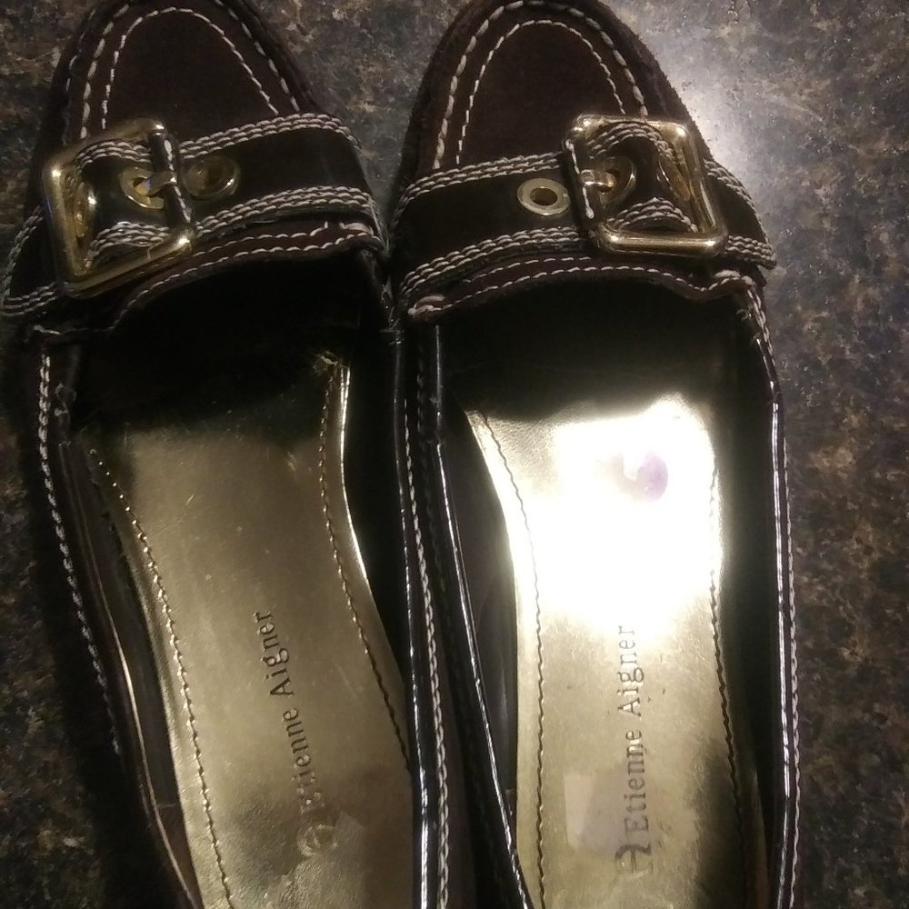 Etienne Aigner brown suede flats